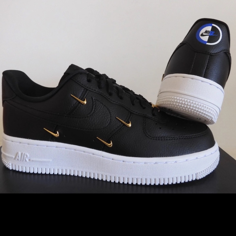 NWOT!! WMNS NIKE AIR FORCE 1 07 LX METALLIC GOLD [CT1990-001] - Picture 4 of 17